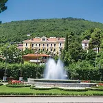 Ferienhaus Stunning In Mucici