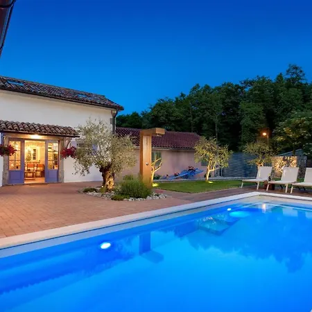Stunning In Tatil Evi