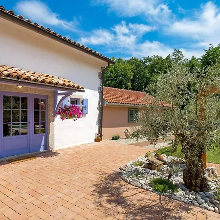 Сasa de vacaciones Amazing In With Kitchen